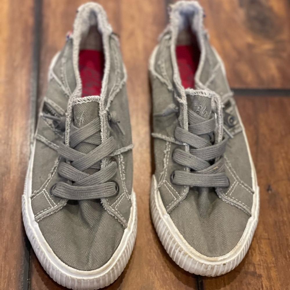Girl’s,blowfish shoes,size 5